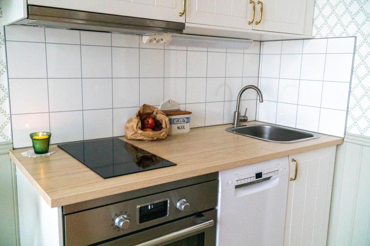 Anfasteroed Gardsvik - Badstugor Med Loft Ljungskile Extérieur photo